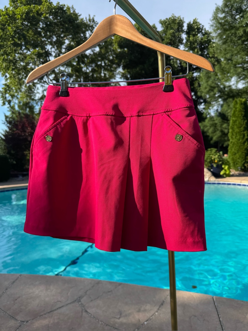 Lilly Pulitzer Antibes Golf Skort in Cranberry EUCHot Pleated with Gold Buttons